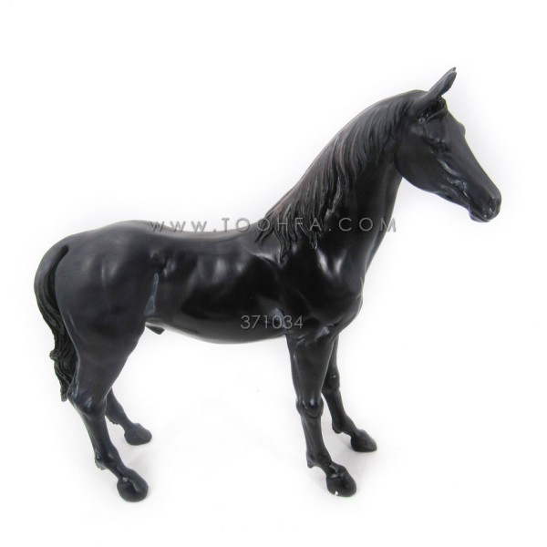 تمثال ب شكل حصان