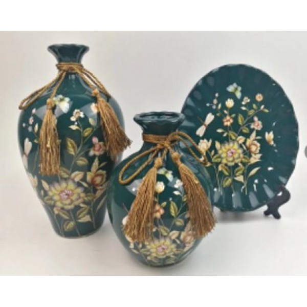 الفازة الكبيرة:14*14*22.5cm , الطبق الخزفي:20*20*2cm , القارورة: 13*13*15cm الفازة الكبيرة:14*14*22.5cm , الطبق الخزفي:20*20*2cm , القارورة: 13*13*15cm
